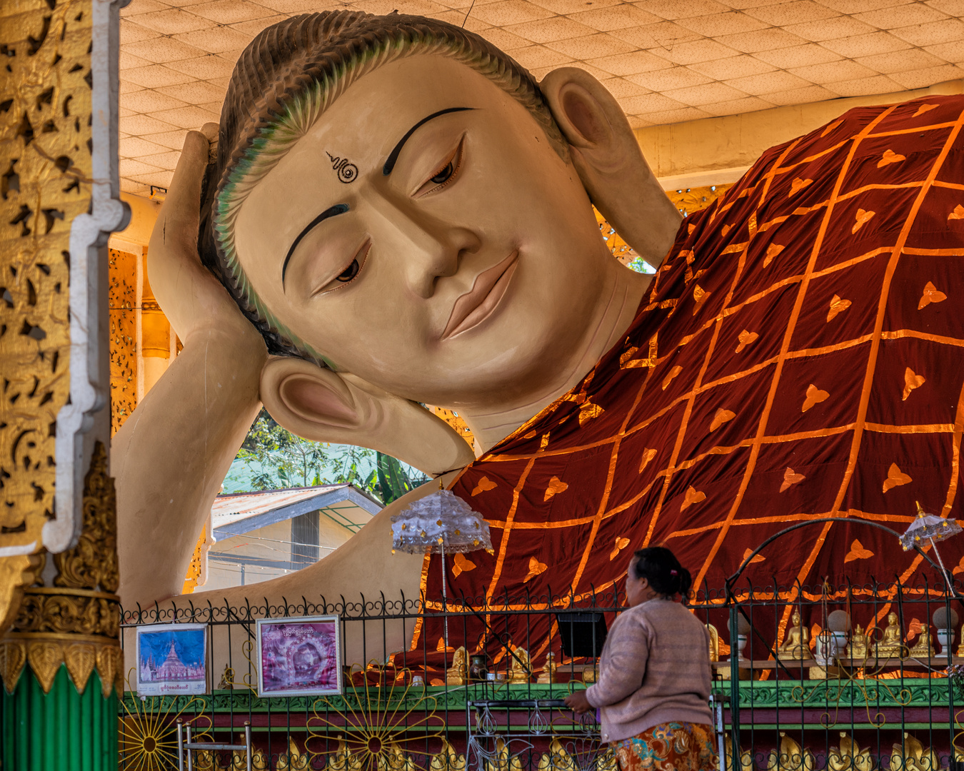 Loikaw / Myanmar: Reclining Buddha