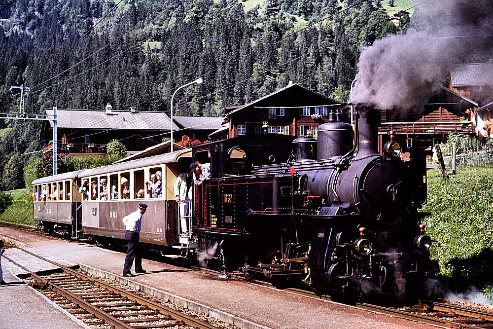 Lok 1067 in Schwendi/Berner Oberland