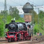 Lok 41 096 vor dem Wasserturm in Bebra