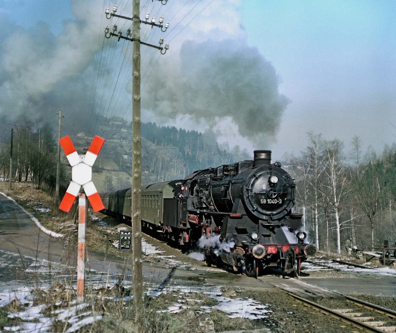 Lok 58 1040 bei Erla, Strecke Schwarzenberg-Johanngeorgenstadt, Februar 1975