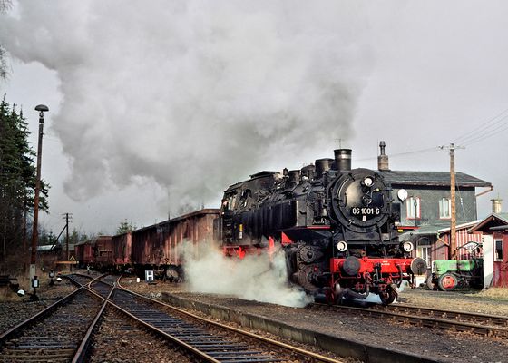 Lok 86 1001 in Königswalde ob. Bahnhof am 30.12.1994
