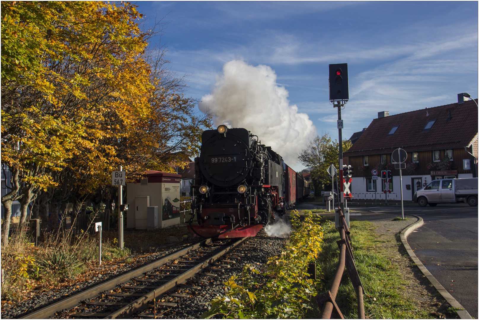 Lok 99 7243-1 mit Zug 8933 (06.11.2017) #1