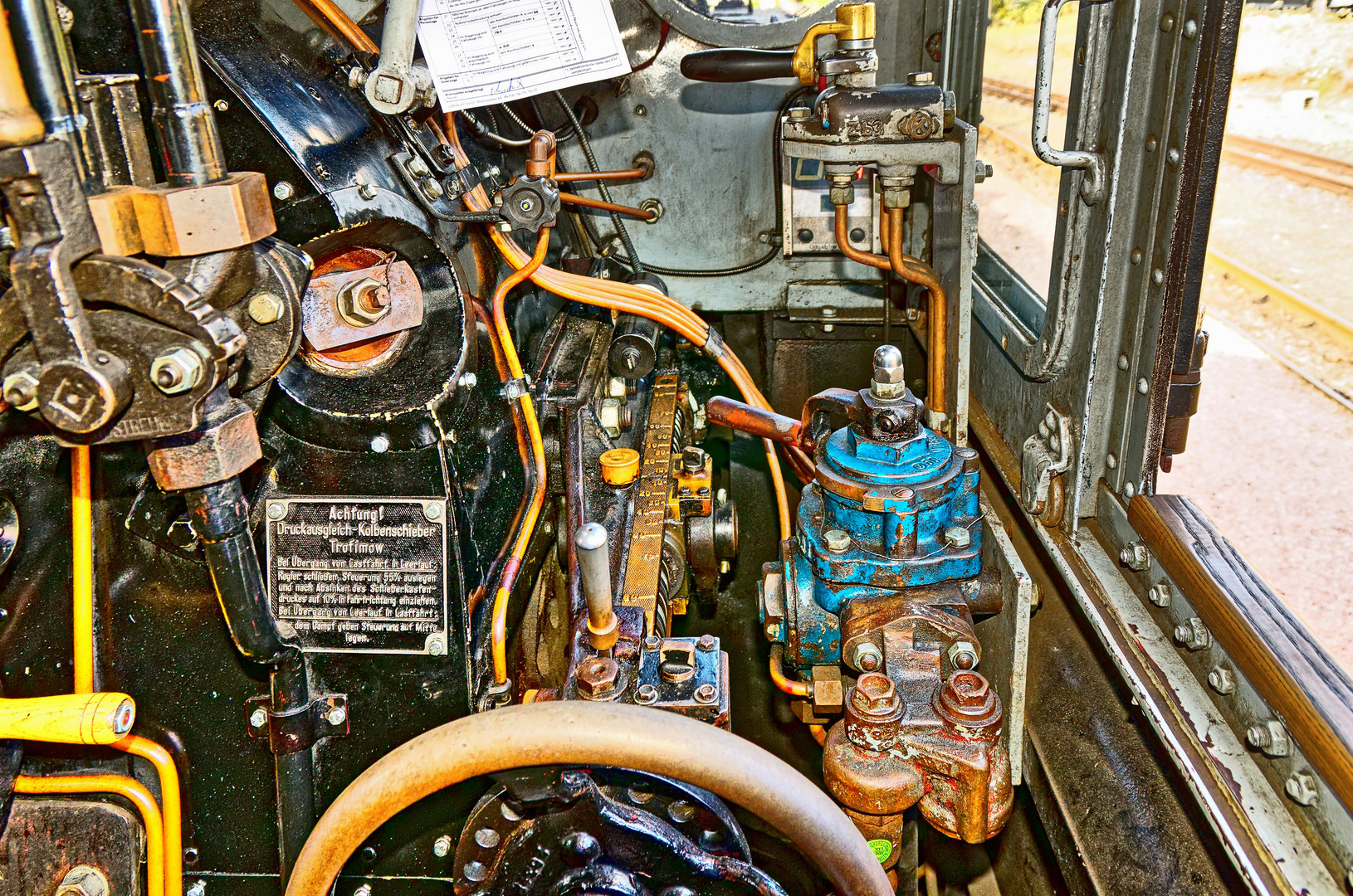 Lok BR 99 1747-7 HDR Lokführerstand