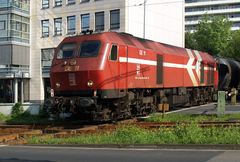 Lok DE 11 überquert die Aachener Str. in Köln