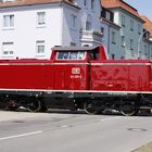 Lok fährt ins Bahnwerk Stendal