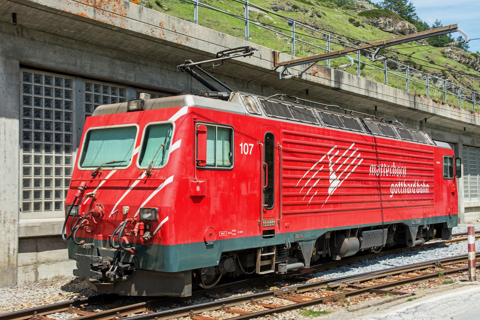 Lok HGe 4/4 II Nr. 107 beim Verschub in Zermatt 18.06.2019