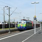 Lok "Hilde" mit Ersatzzug auf der Frankenbahn im Bf Bad Friedrichshall-Jagstfeld 4.5.2023