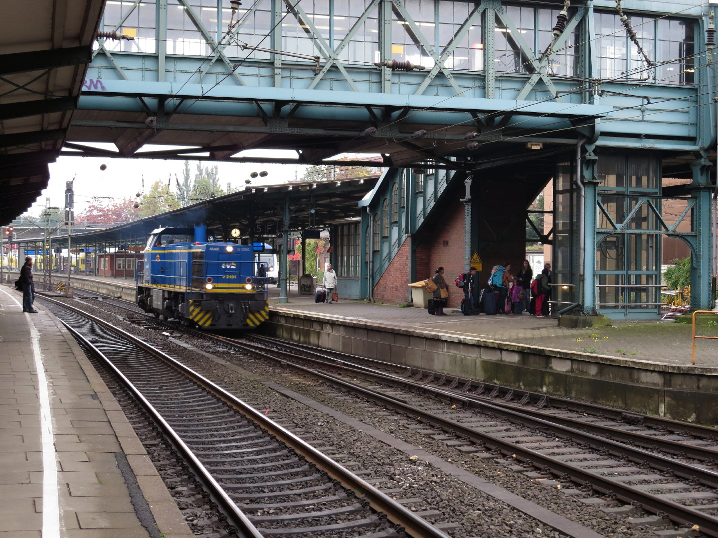 Lok Nummer 275 101 fährt in Hamburg Harburg