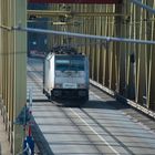 Lokomotive auf der Kattwykbrücke in Hamburg