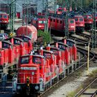 Loksammlung in rot auf dem Güterbahnhof Maschen