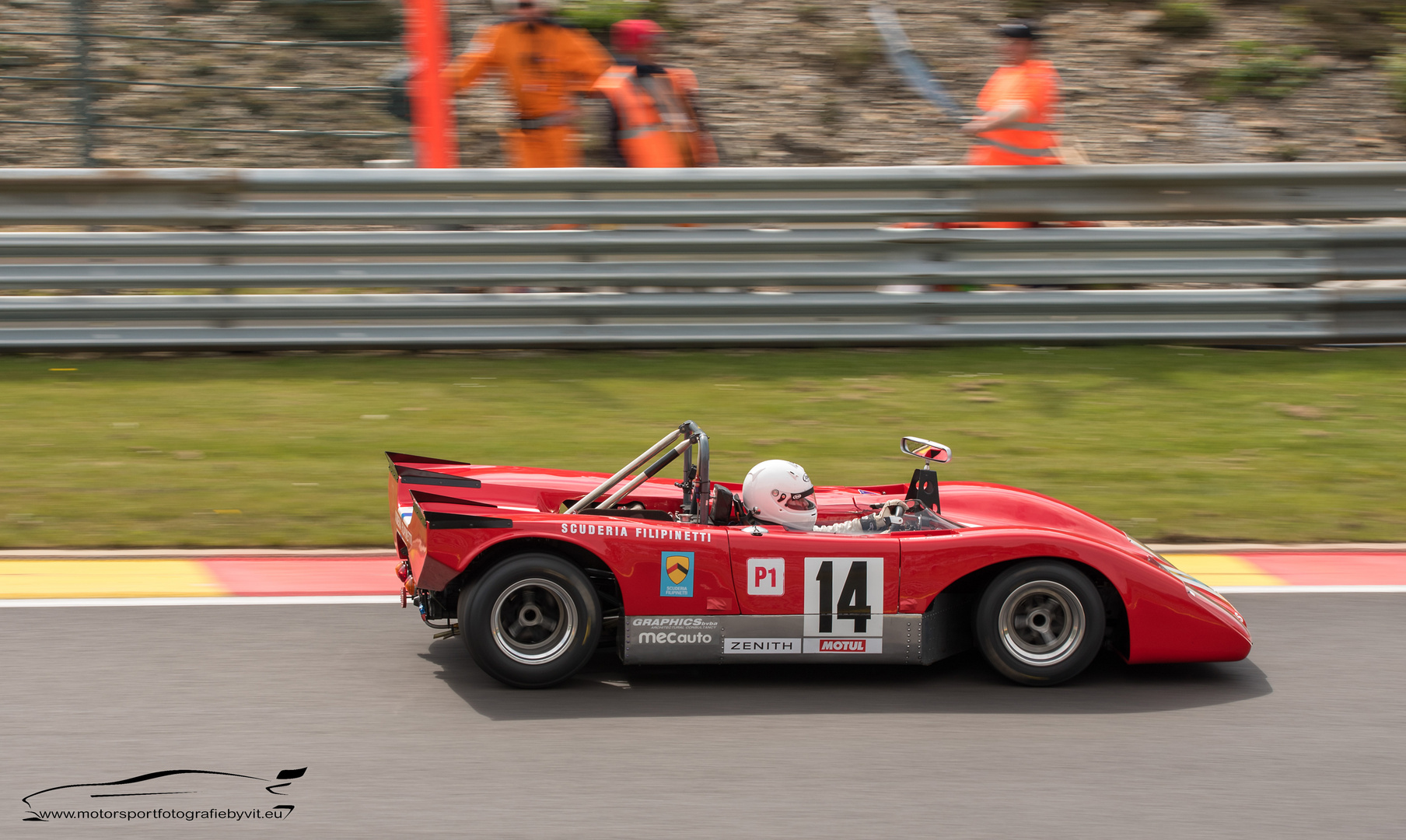 Lola T 212 