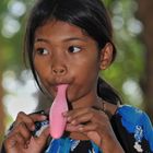 Lolei girl with balloon 1