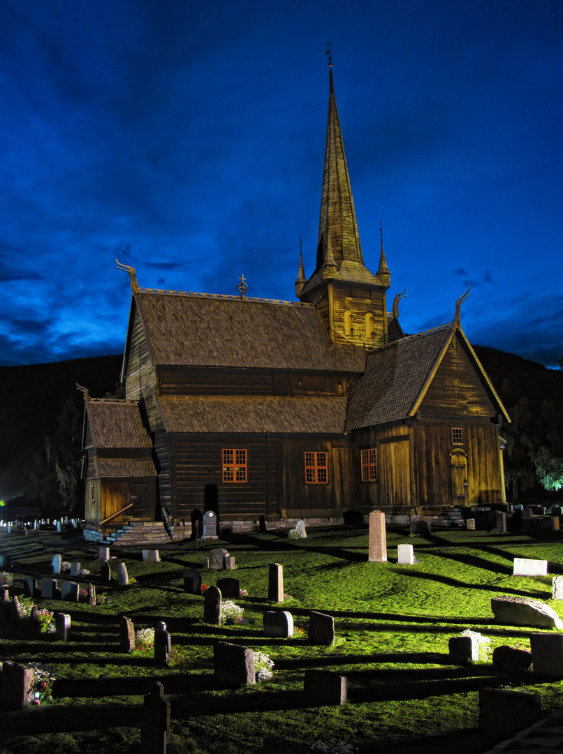 Lom Stavkirke