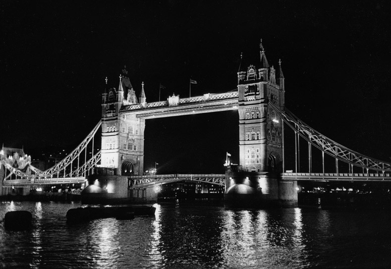 london - 2004 - tower bridge