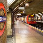London - Baker Street Tube Station - Circle and Hammersmith Line - 03
