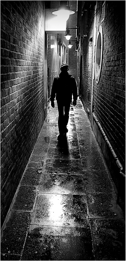 # LONDON BC (Before Corona) - 10 - Soho Alleyway