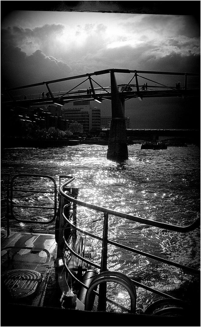 LONDON BC (Before Corona) - 58 - Millenium Footbridge across the Thames