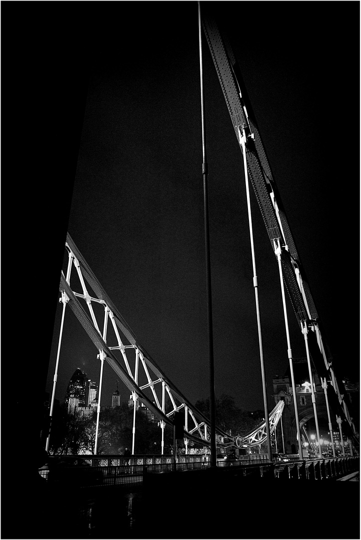 LONDON BC (Before Corona) - 61 - Tower Bridge from Street Level