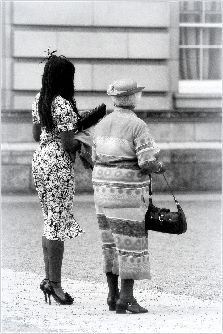 LONDON BC (Before Corona) - 84 - Tea with the Queen / My new Fascinator