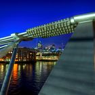 London blaue Stunde - Nacht - Millenium Bridge