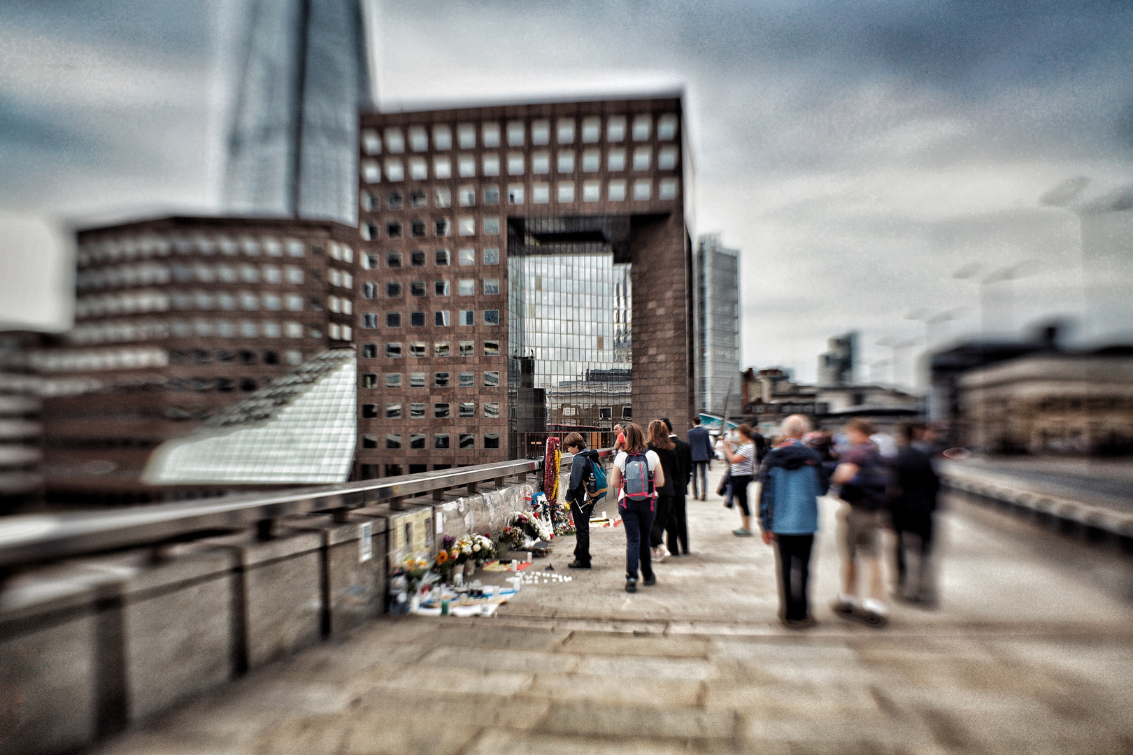 +++LONDON BRIDGE+++