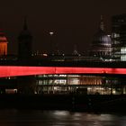 London Bridge bei Nacht (erster Versuch mit Langzeitbelichtung, Kritik erwünscht)