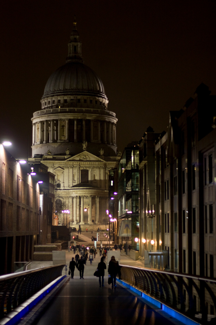 London by night