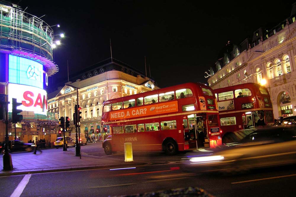 London by Night - Piccadilly Circus