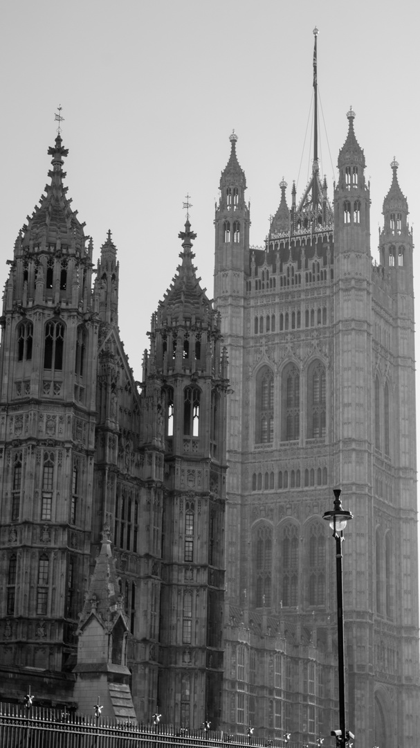 - London Calling / House of Parliament -