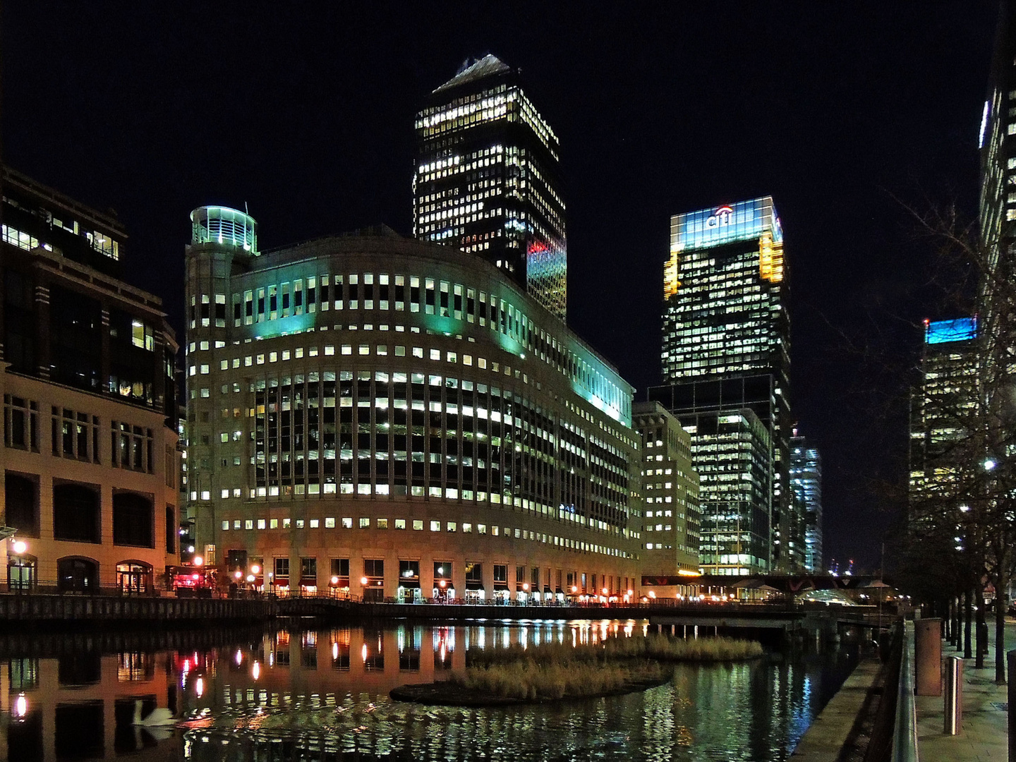 London - Canary Wharf ....by night