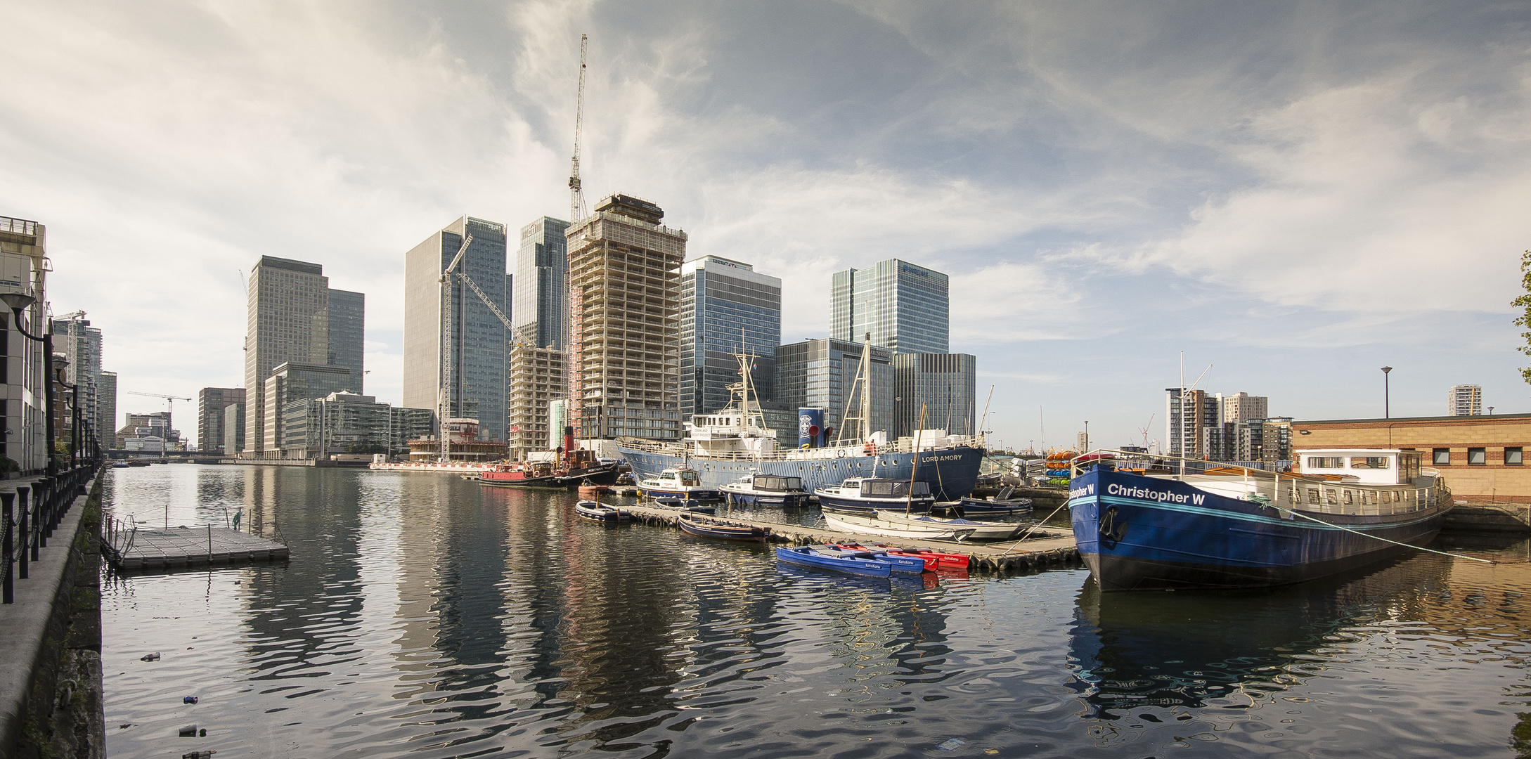 London - Canary Wharf - South Quai Walk - 03