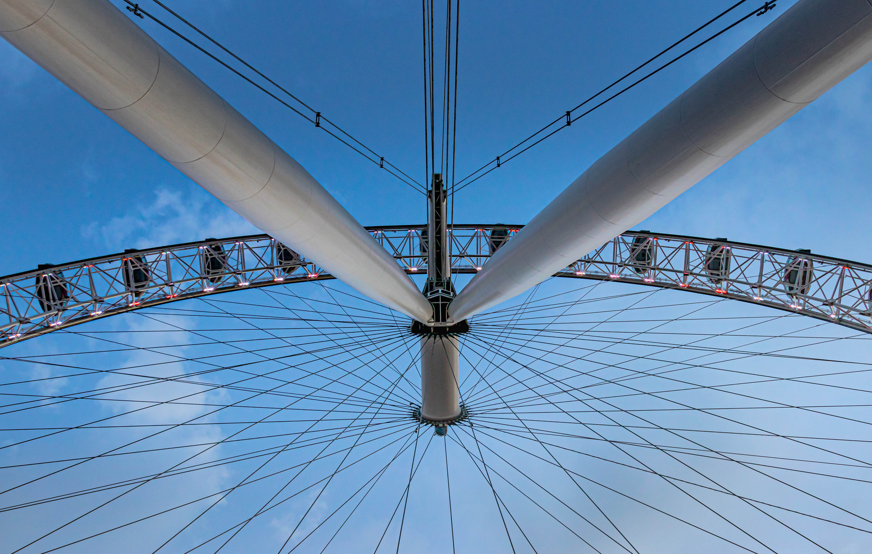 .-.-. London Eye .-.-.