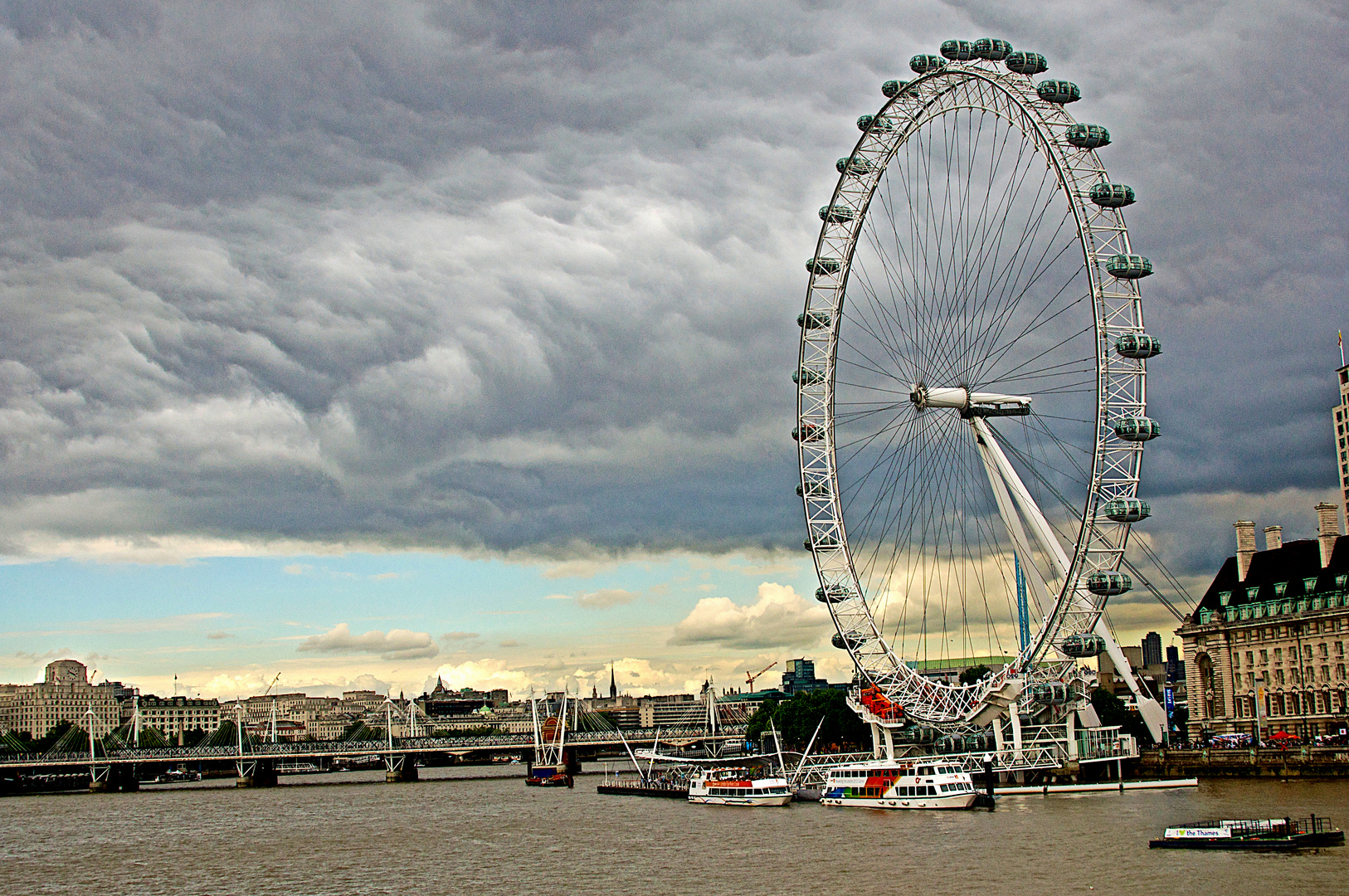 LONDON EYe