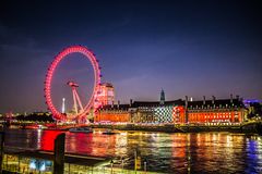 London Eye bei Nacht