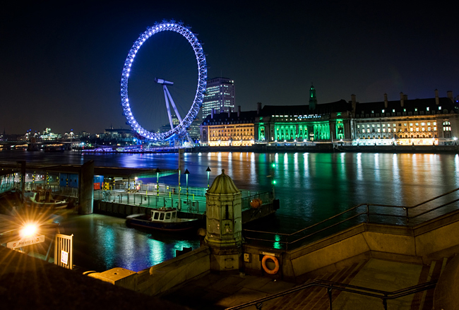 London Eye bei Nacht