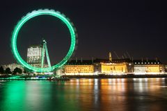 London Eye bei Nacht in der Bewegung