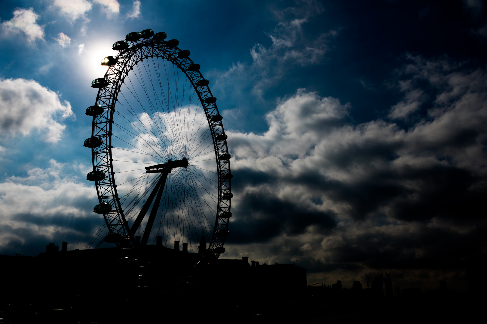 london-eye-bright_29523358873_o