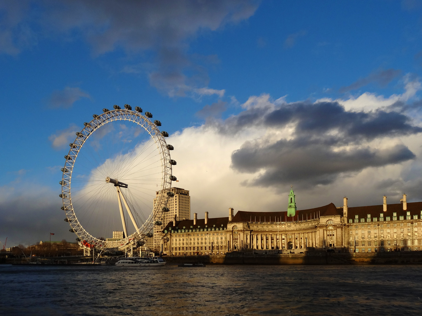 London Eye sunlighted