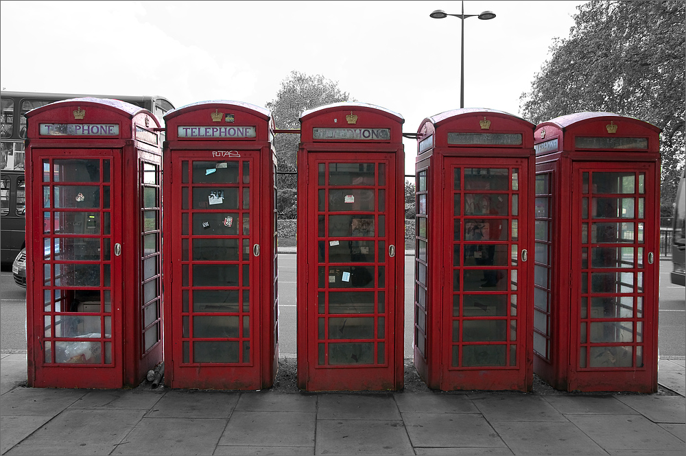 London - Five Red Telephon Boxes