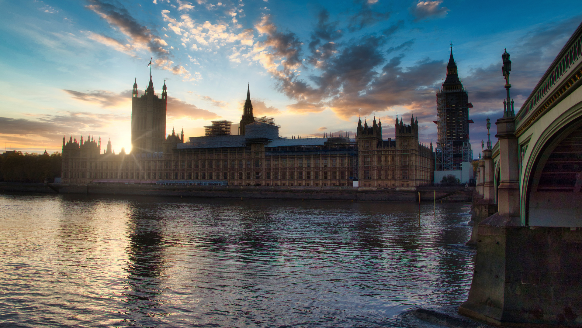 London - Houses of Parliament