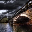 London Hyde Park - Brücke über Serpentines - HDR