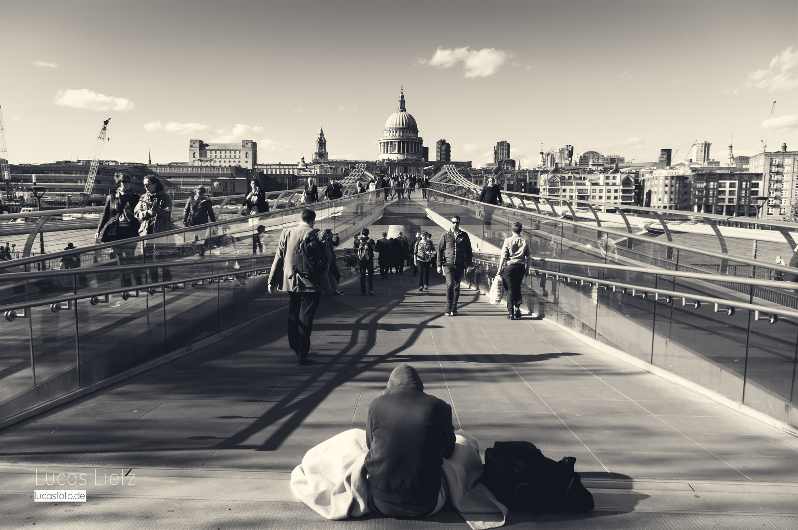 London in Contrasts