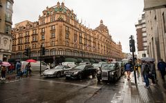 London - Knightsbridge - Brompton Rd - Harrod Department Store