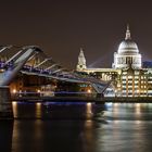 London - Millenium Bridge & St Pauls Cathedral - 03