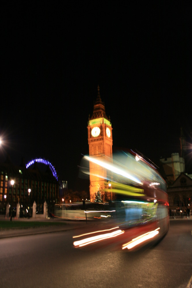 London mit Big-Ben und Bus