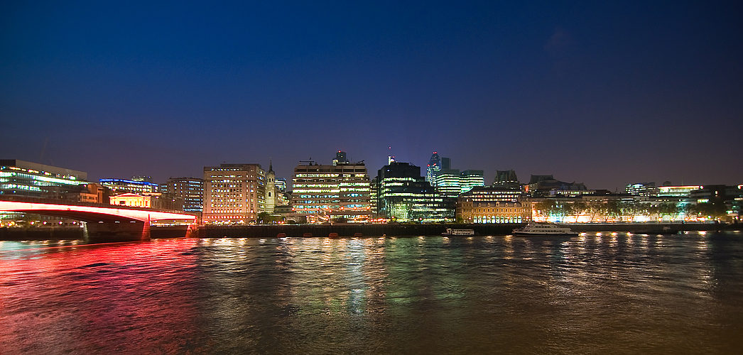 London - @ Night (1)