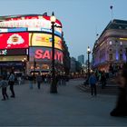 London - Piccadilly Circus zur Blauen Stunde (2)