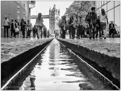 [london - posing tower bridge]