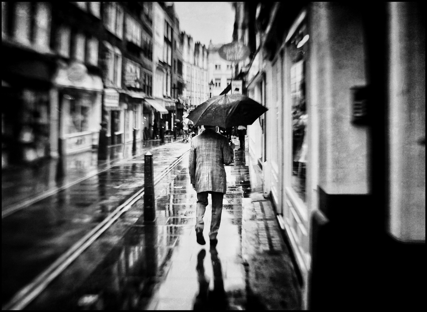 +++LONDON - RAIN+++