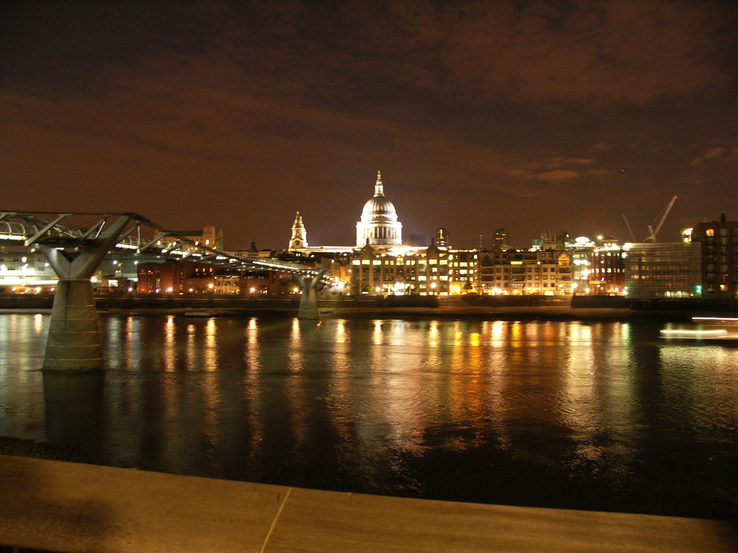 London Skyline am Abend